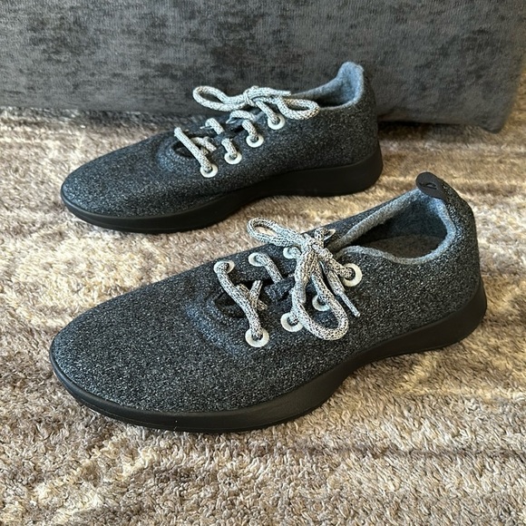 NWOT Allbirds Merino Wool Runners Shoes Gray Black Mens 8 main image 4